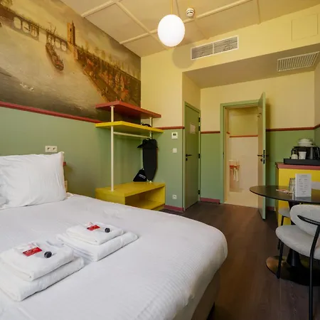The Queen's Twelve By Romy&travis Apartmanhotel Brugge