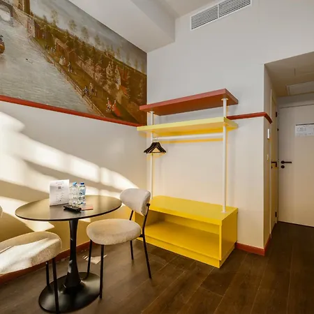 The Queen's Twelve By Romy&travis Apartmanhotel